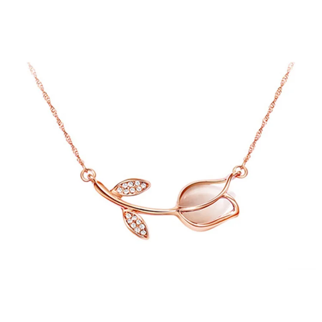 🌹 Elegant Rose Bud Pendant Necklace – 14K Gold Plated
