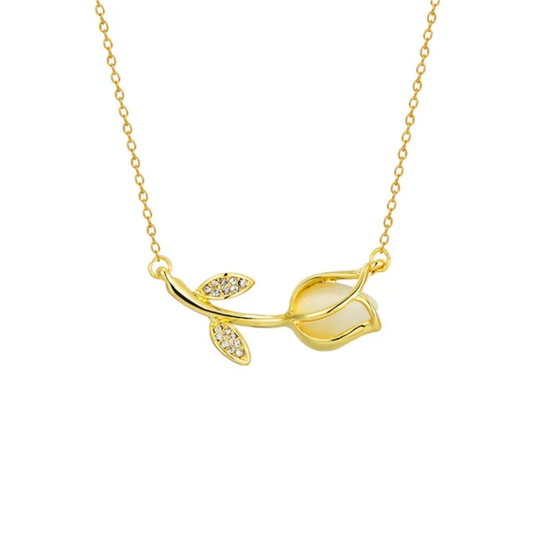 🌹 Elegant Rose Bud Pendant Necklace – 14K Gold Plated
