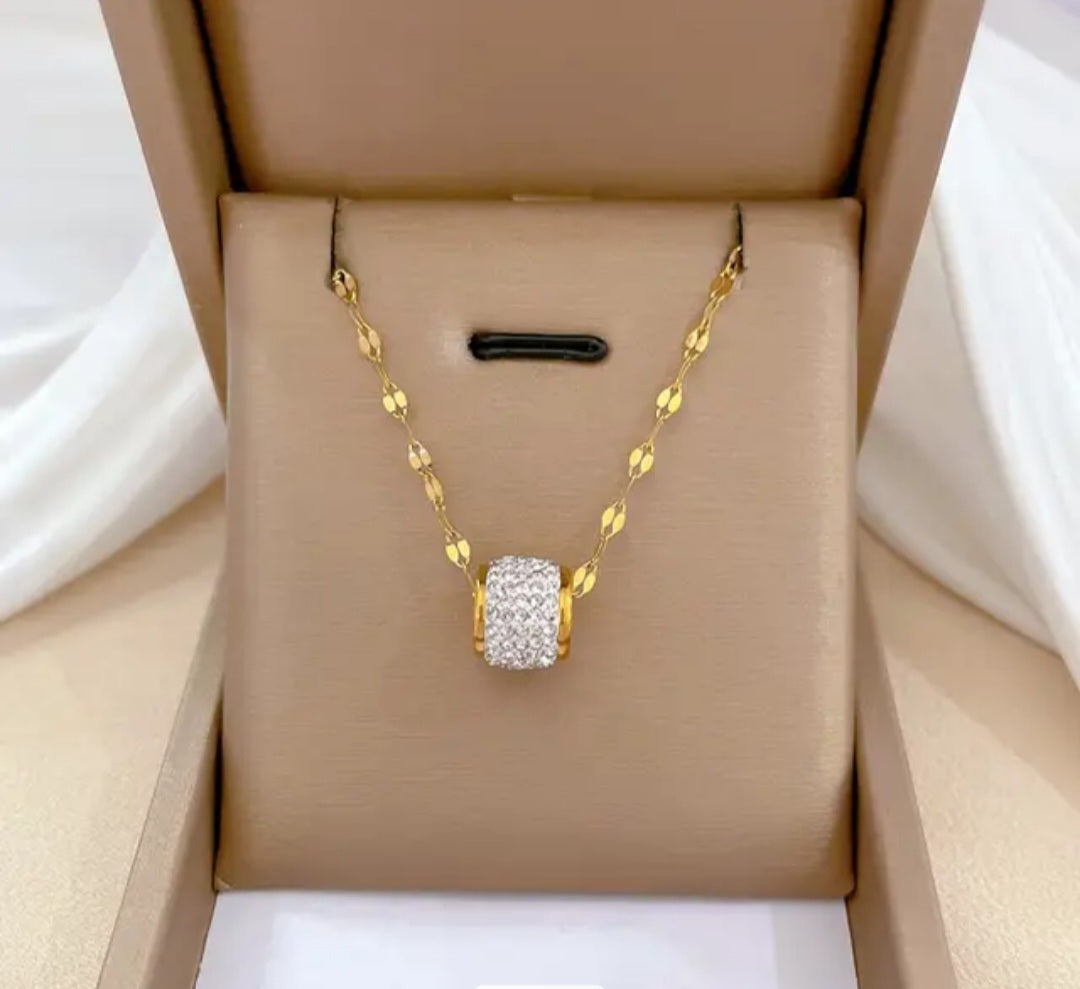 18k gold-plated chain with cubic zirconia stones