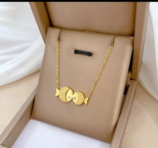 18K Gold Plated Kissing Fish Pendant Necklace – Stainless Steel