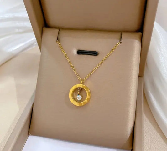 18K Gold Plated Roman Numeral Circle Pendant Necklace